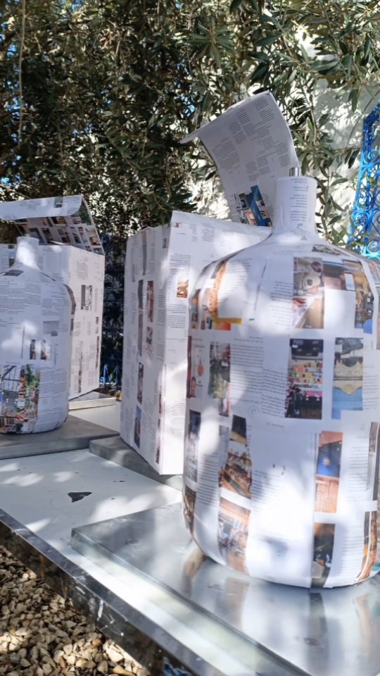 ♻️ Préparation des factices - Partie 2 boîtes et bouteilles recyclées avec du papier mâché de magazines pour @maison_de_senteurs 🤍🌱💚♻️✨

#timelapse #upcyclingart #origamiart #msgoesgreen