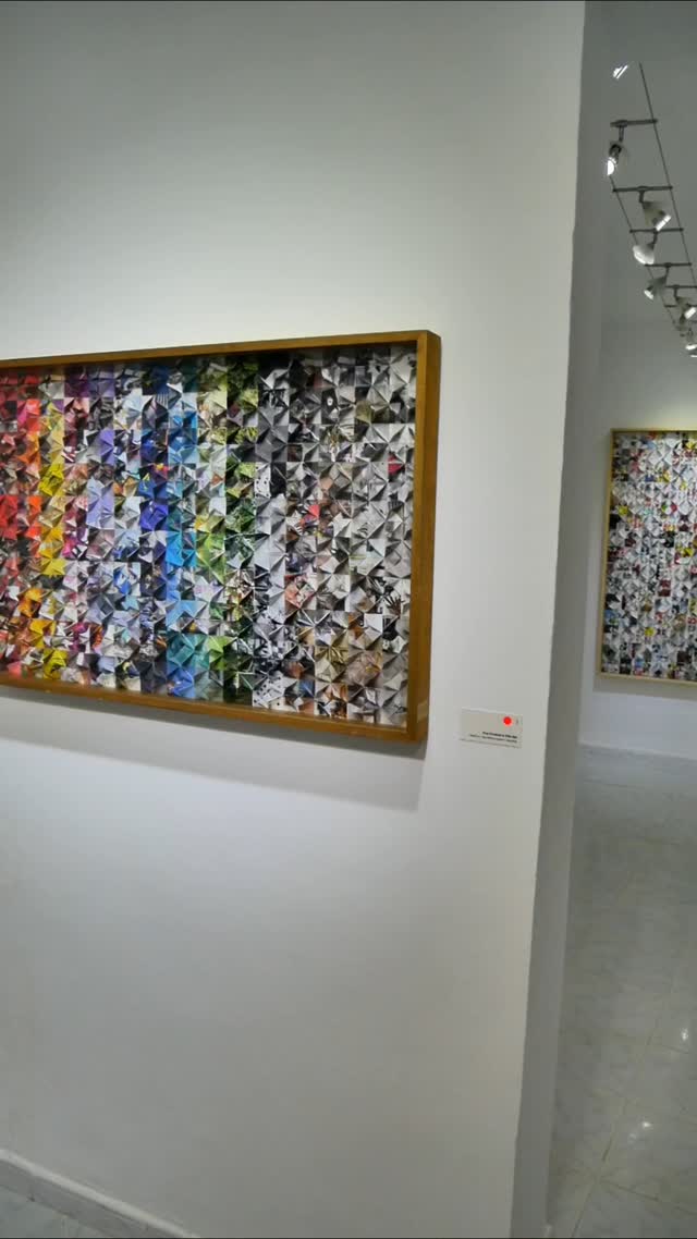 💛💫 Il y a 4 ans… Je partageais avec vous un univers tout en délicatesse et profondeur : l'exposition Mindfulness. Une invitation à se connecter à l’instant présent, à s’ancrer dans la matière, à laisser le papier révéler son potentiel infini. 💛

À travers chaque pli, chaque texture, chaque nuance, Mindfulness est vécu comme un moment suspendu, un voyage intérieur qui transforme le regard, libère l’énergie et permet un retour à soi. ⭐

Aujourd'hui, en revisitant ces souvenirs, je ressens une gratitude immense pour chaque instant de création, pour chaque émotion partagée, pour chaque personne qui a ressenti cet appel à ralentir et observer avec bienveillance.

Merci d’avoir été présents, merci de continuer ce voyage avec moi. ✨

@galeriesaladin @rim.benboub_pro